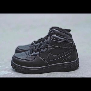 Kids Nike size 5.5-11c